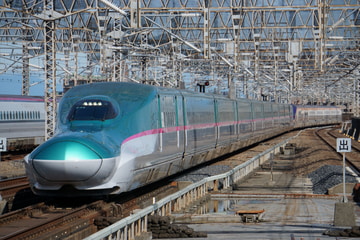 JR東日本E5系U36編成を大宮駅で撮影した画像