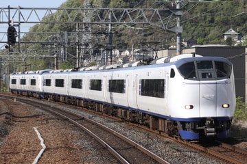 JR西日本281系HA604編成を島本駅で撮影した画像