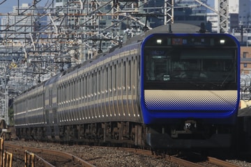 JR東日本E235系クラF-39編成を小岩駅で撮影した画像
