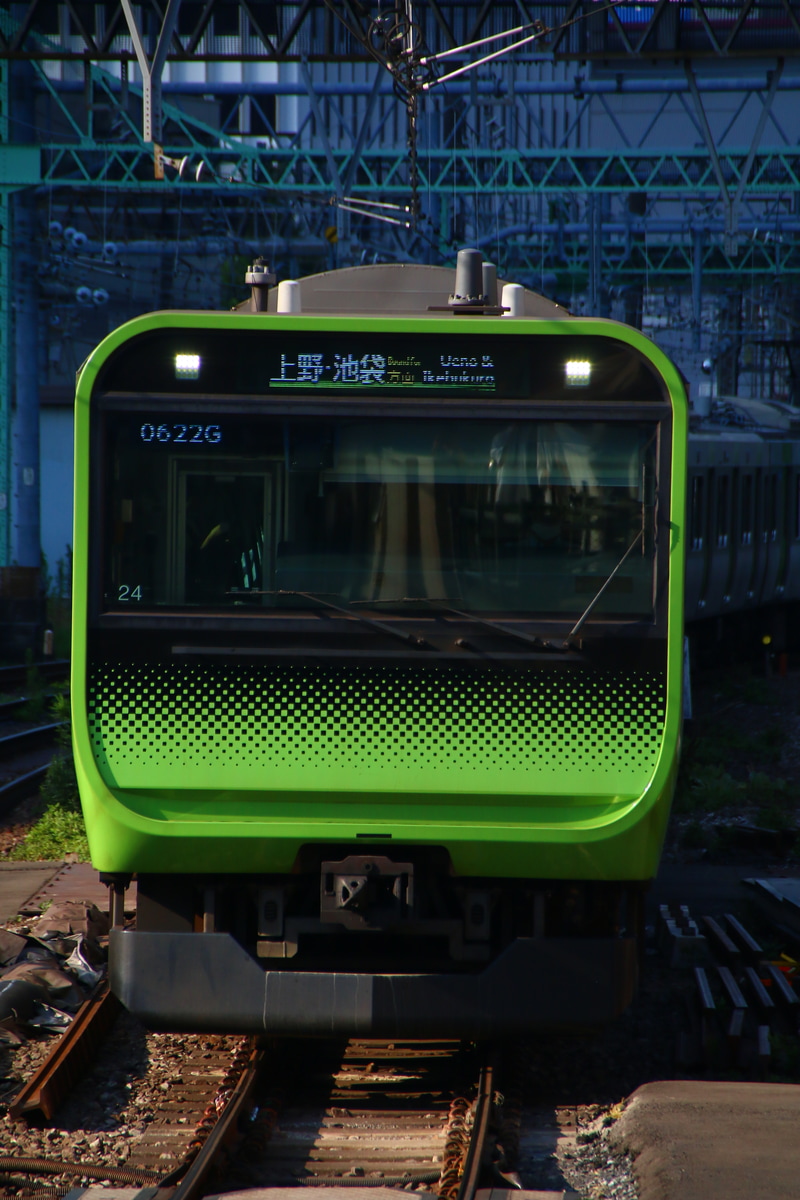 JR東日本 東京総合車両センター本区 E235系 トウ24編成