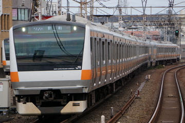 JR東日本E233系トタH44編成を吉祥寺駅で撮影した画像