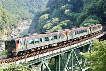 JR四国2700系2705を小歩危～阿波川口間で撮影した画像