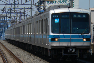 東京メトロ05系05-101Fを西葛西駅で撮影した画像