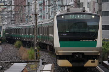 JR東日本E233系ハエ115編成を恵比寿駅で撮影した画像