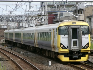 JR東日本E257系NB-01編成を蘇我駅で撮影した画像