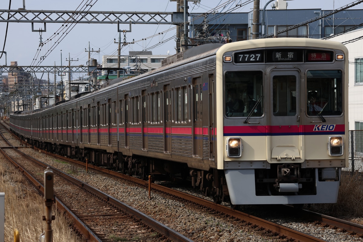 京王電鉄  7000系 7727F