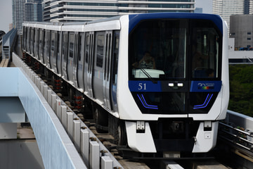 ゆりかもめ7500系7511Fを有明テニスの森駅で撮影した画像