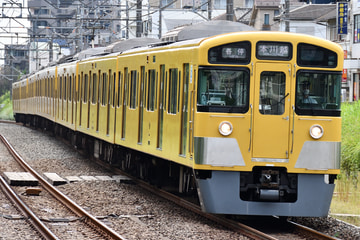 西武鉄道2000系2087Fを航空公園駅で撮影した画像