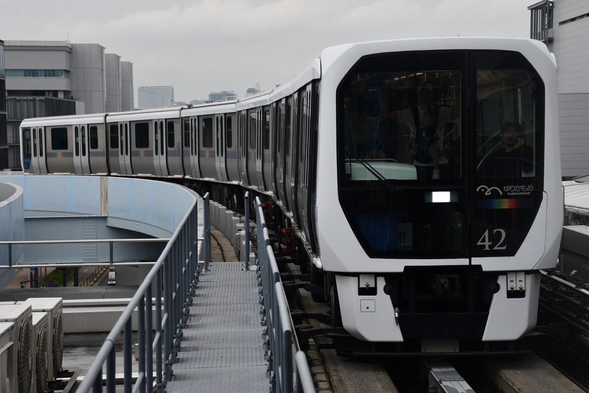 ゆりかもめ ゆりかもめ車両基地 7300系 7421F