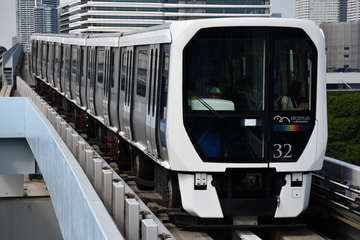 ゆりかもめ7300系7321Fを有明テニスの森駅で撮影した画像