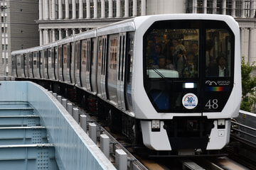 ゆりかもめ7300系7481Fを汐留駅で撮影した画像