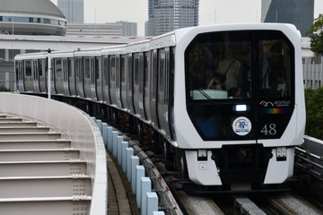ゆりかもめ7300系7481Fをお台場海浜公園駅で撮影した画像