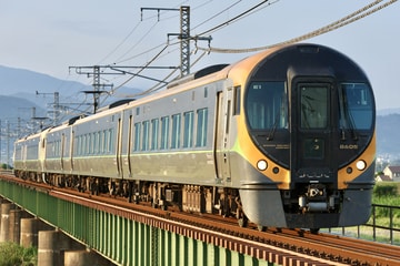 JR四国8600系E1編成を北伊予～市坪間で撮影した画像