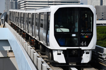 ゆりかもめ7300系7441Fを有明テニスの森駅で撮影した画像