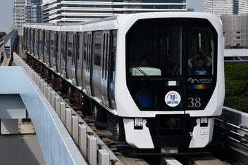 ゆりかもめ7300系7381Fを有明テニスの森駅で撮影した画像