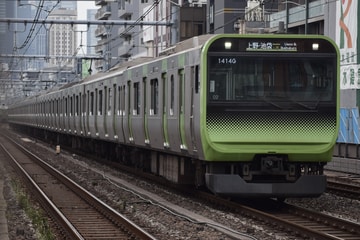 JR東日本E235系トウ02編成を御徒町駅で撮影した画像