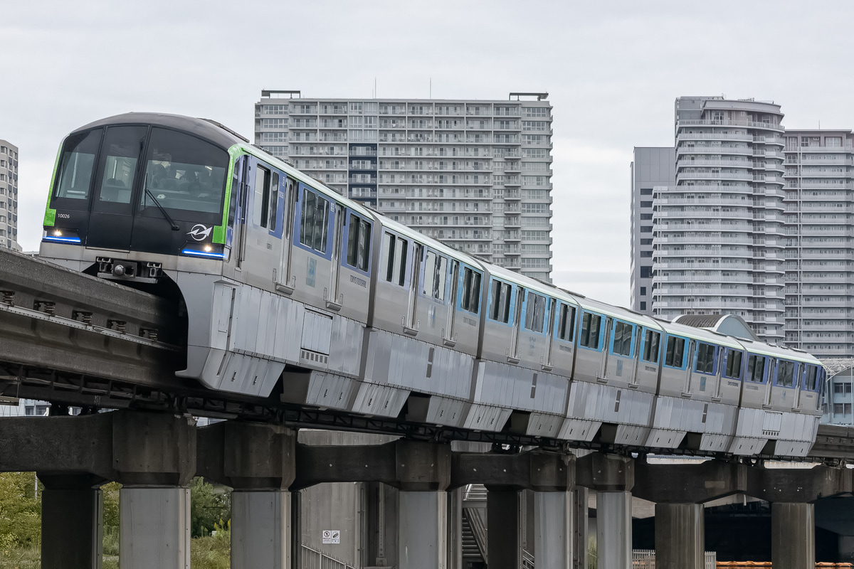 東京モノレール  10000形 10021F