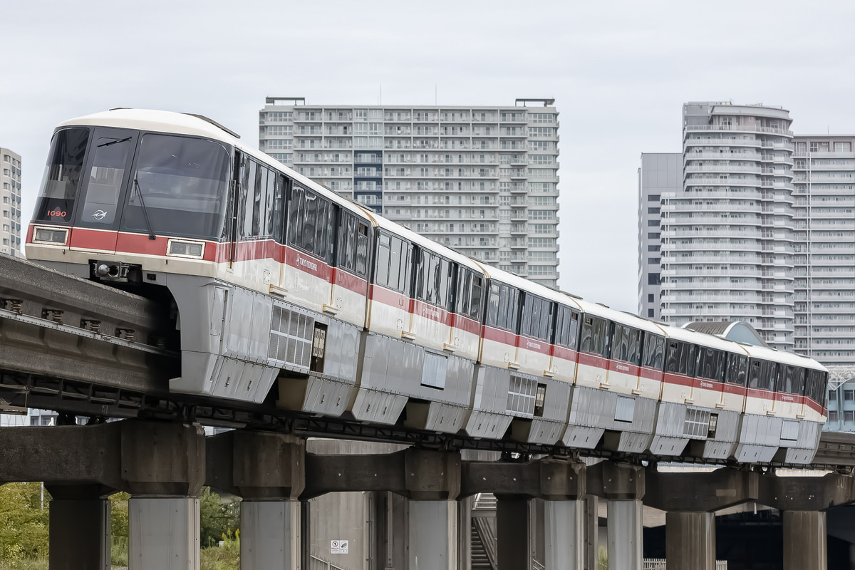東京モノレール  1000形 1085F