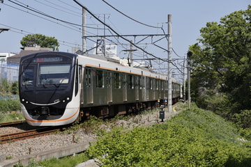 東急電鉄6020系6122Fを等々力～上野毛間で撮影した画像