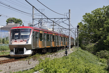 東急電鉄6000系6105Fを等々力～上野毛間で撮影した画像