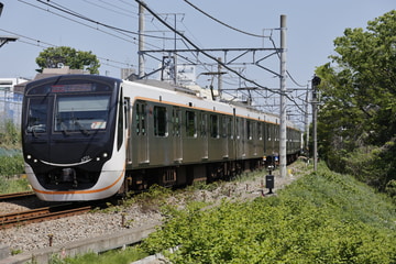 東急電鉄6020系6121Fを等々力～上野毛間で撮影した画像