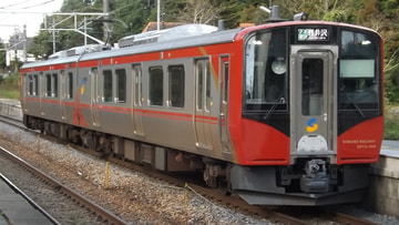 byルイー