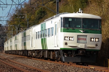 JR東日本185系B6編成を四街道～物井間で撮影した画像