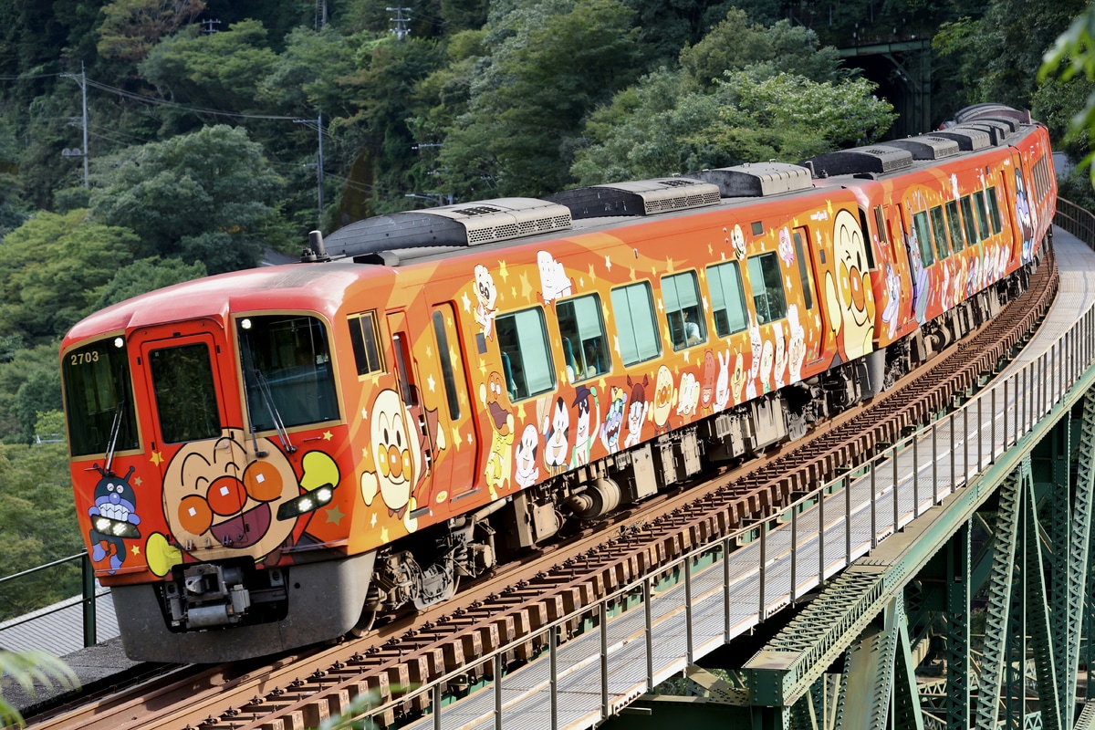 JR四国 高知運転所 2700系 2703