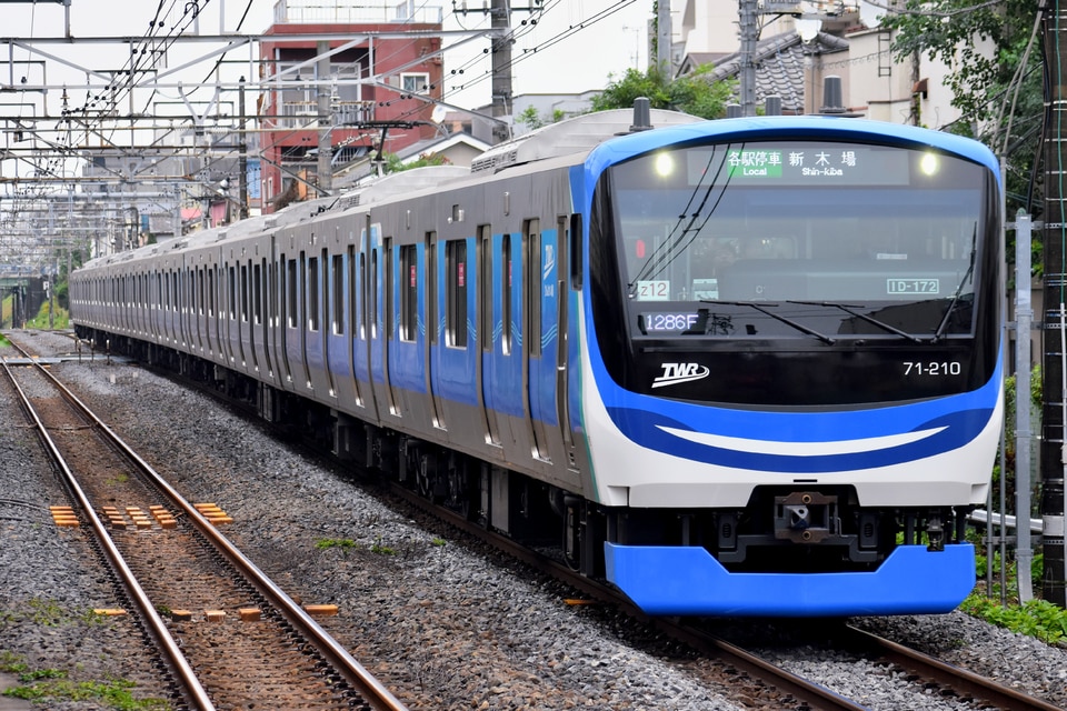 東臨71-000形Z12編成<br class="br-sp" />(71-201F)(東臨12)の写真