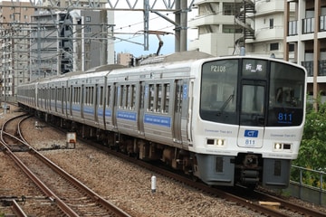 JR九州811系PM2108編成を吉塚駅で撮影した画像