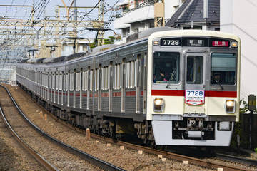 京王電鉄7000系7728Fを八幡山～上北沢間で撮影した画像