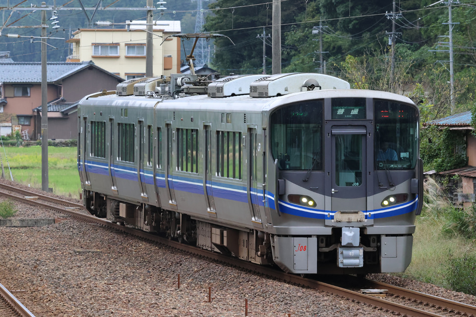JR西521系J08編成<br class="br-sp" />(サワJ08編成)の写真