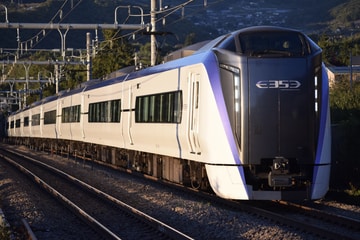 JR東日本E353系モトS105編成を塩山～勝沼ぶどう郷間で撮影した画像