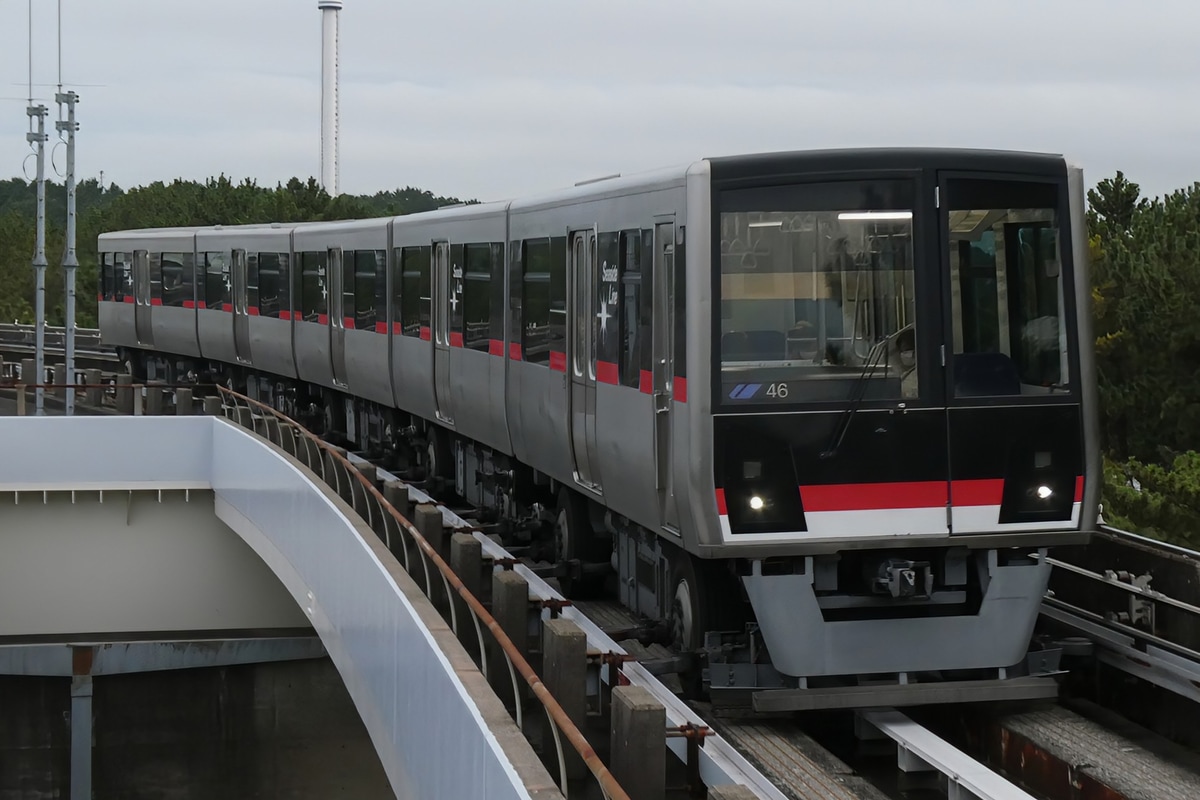 横浜シーサイドライン  2000形 第46編成