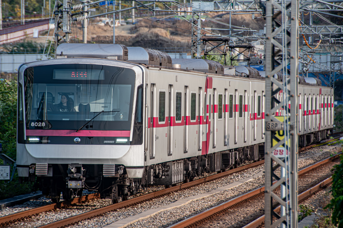 Seoul Metro 모란車両センター ソウル市交通局(=서울교통공사,ソウル交通公社,seoul metro) 8000系3次車(新型) 828f