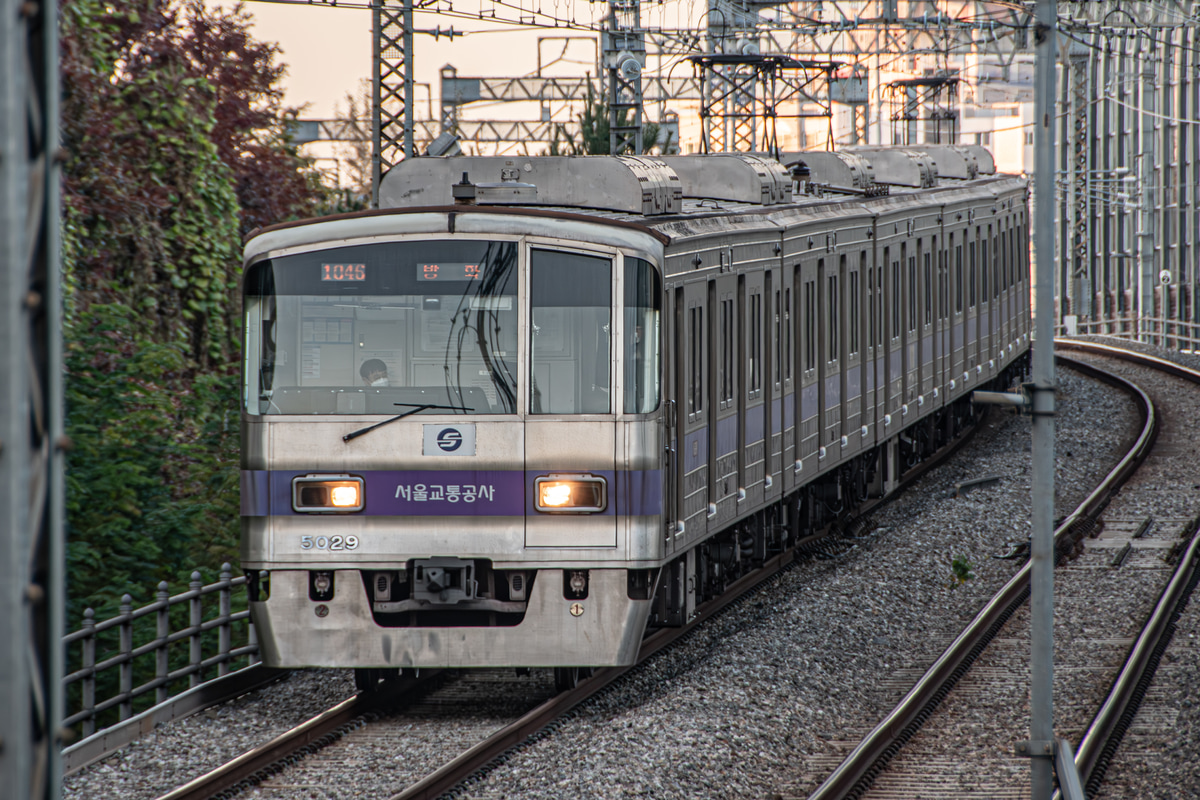 Seoul Metro 고덕車両センター(고덕차량사업소) ソウル市交通局(=서울교통공사,ソウル交通公社,seoul metro) 5000系1,2次車 529f