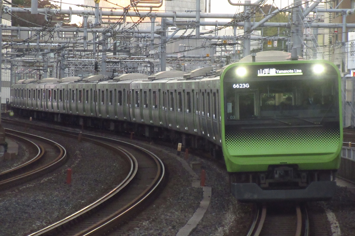 JR東日本  E235系 トウ03編成