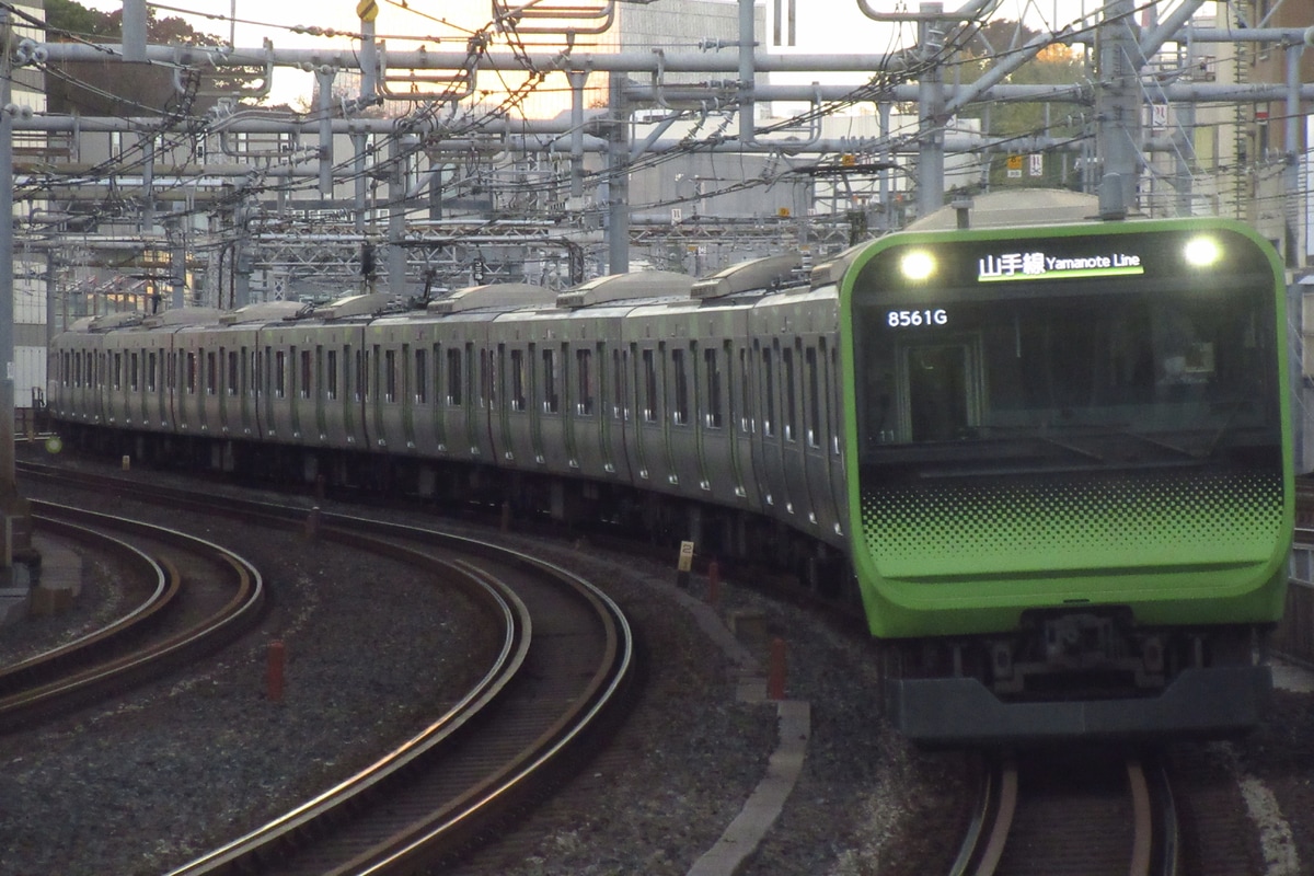 JR東日本  E235系 トウ11編成