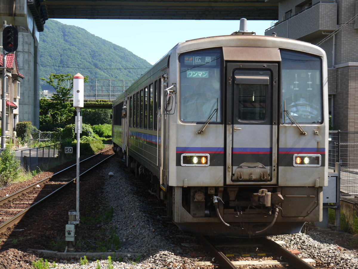 JR西日本  キハ120系 