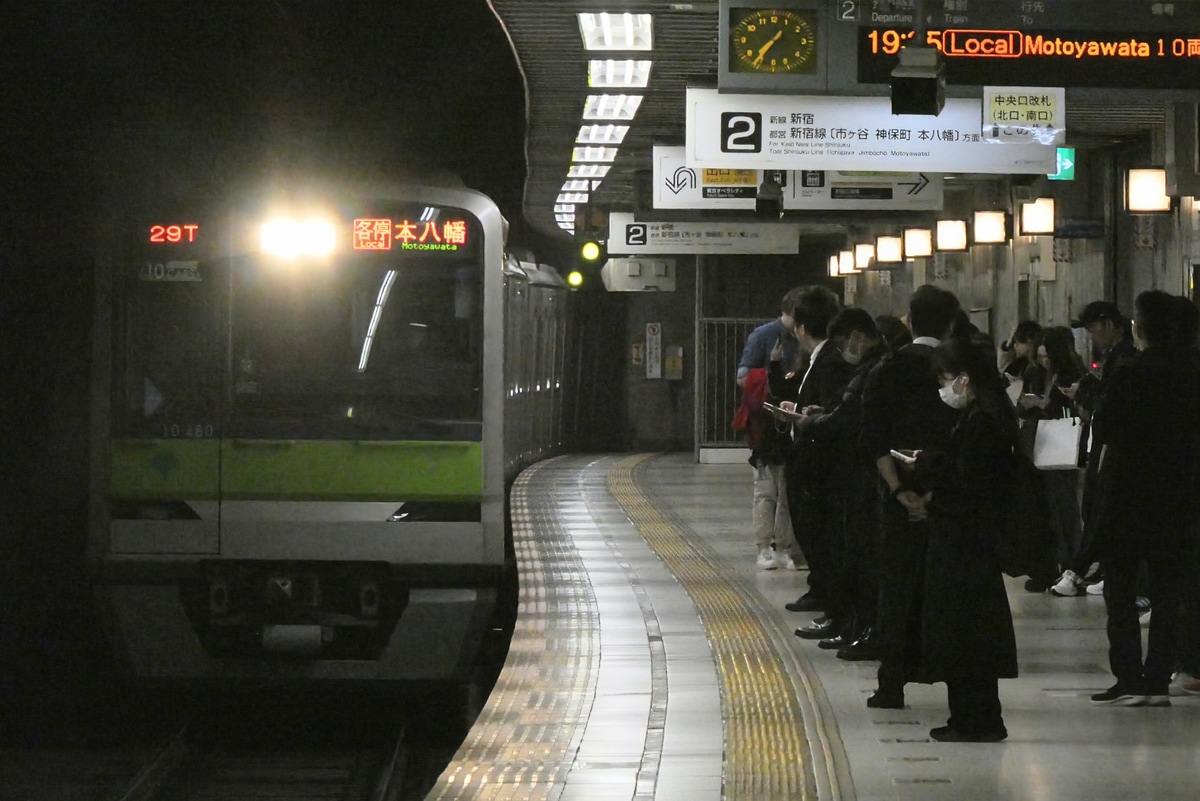 東京都交通局 大島車両検修場 10-300形 10-480F