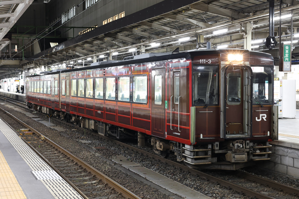 JR東キハ111形・キハ112形キハ111-3+キハ112-3の写真