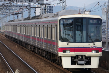 京王電鉄8000系8726Fを長沼駅で撮影した画像