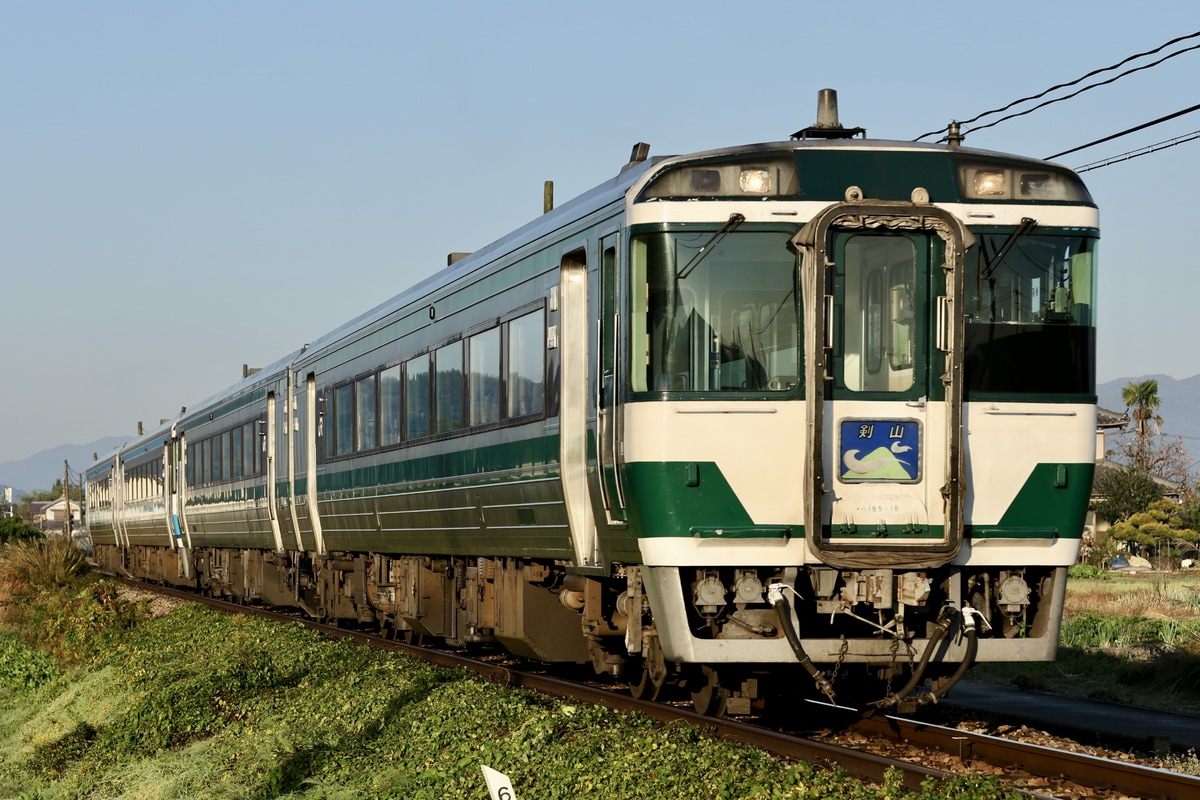 JR四国 高松運転所 キハ185系 18