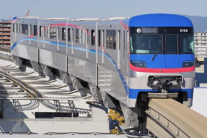 3000系3158Fを沢良宜駅で撮影した写真