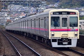 京王電鉄7000系7701Fを長沼駅で撮影した画像