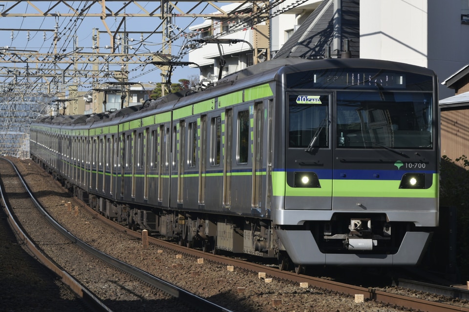 都営10-300形10-700編成<br class="br-sp" />(10-700F)の写真