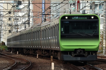 JR東日本E235系トウ26編成を恵比寿駅で撮影した画像