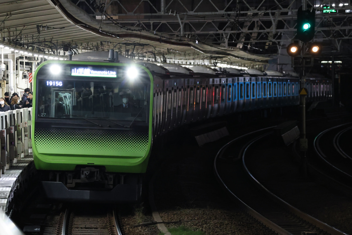 JR東日本 東京総合車両センター本区 E235系 トウ27編成