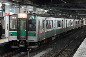 JR東日本701系センF4-16編成を仙台駅で撮影した画像