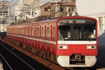 京急電鉄1500形1569Fを雑色駅で撮影した画像